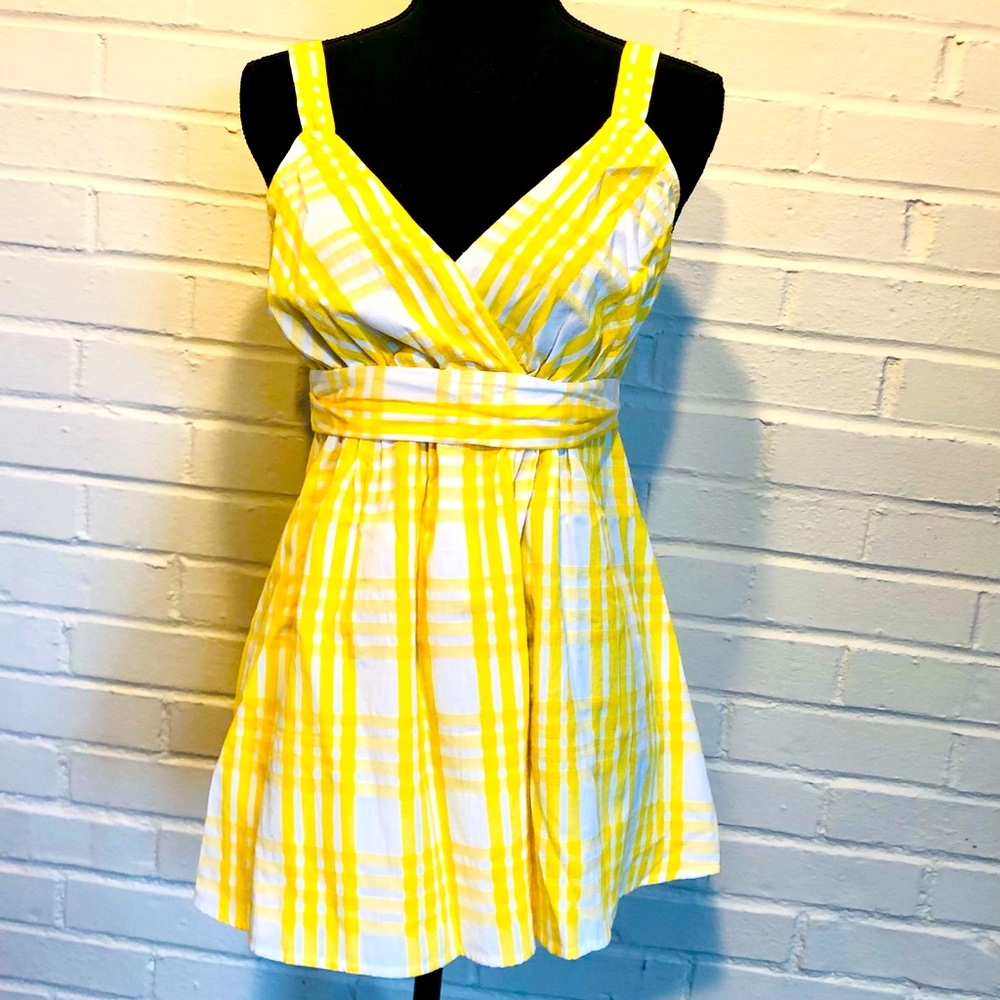 NWT Motherhood Maternity Yellow and White Gingham Sweetheart Top - Size Small